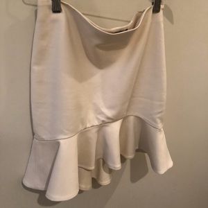 Zara skirt size 2 with ruffled bottom